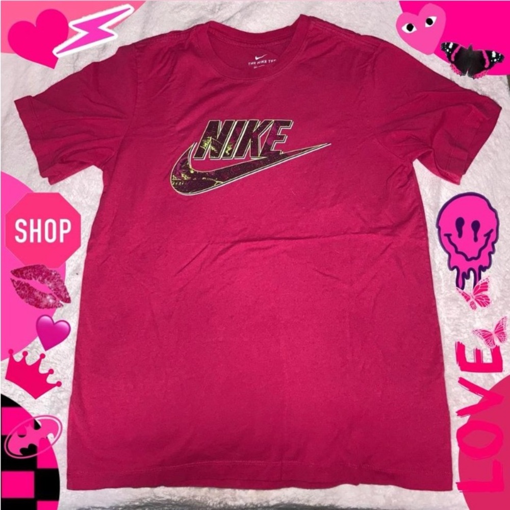 Nike Hot Pink Graphic T-Shirt